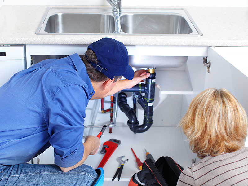 Installing a new water heater in a Dubai villa