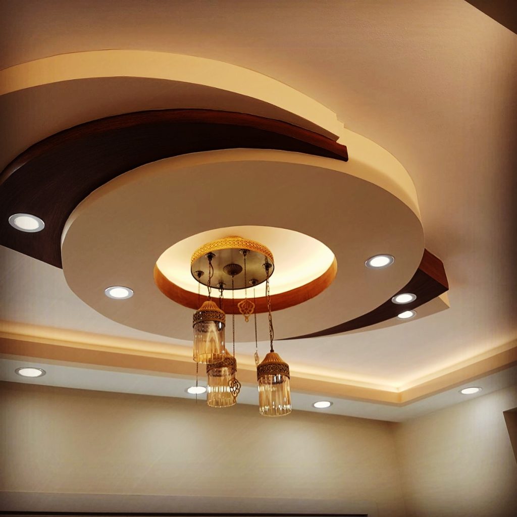 Office space in Dubai with clean and elegant suspended ceiling installation.